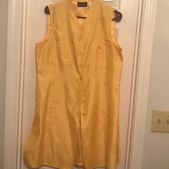 Button down long shirt - Picture 1 of 3